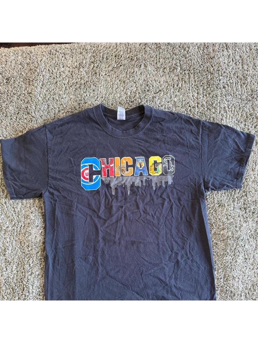 Gildan Chicago Graphic T-Shirt Large Black Cotton